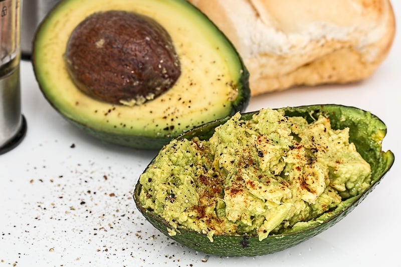 Quinoa Salad with Avocado and Chickpeas